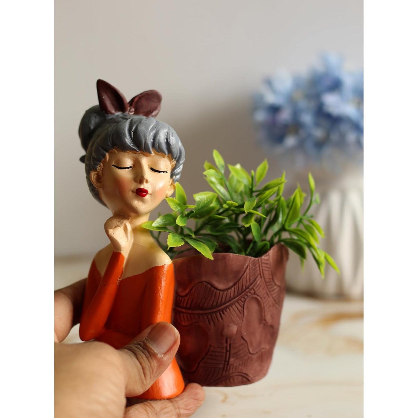 Kivora Homes Showpiece for Home Decor - Cute Resin Table Miniature Figurines for Living Room, Bedroom, Kids Room & Kitchen (Basket Girl)
